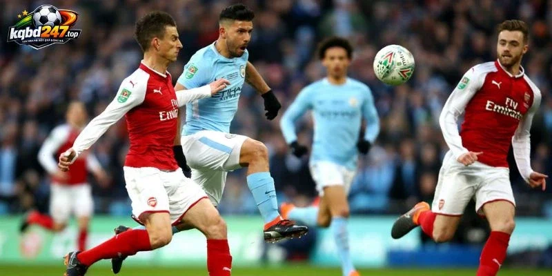 Tuyến phòng ngự Man City xuất hiện nhiều lỗ hổng